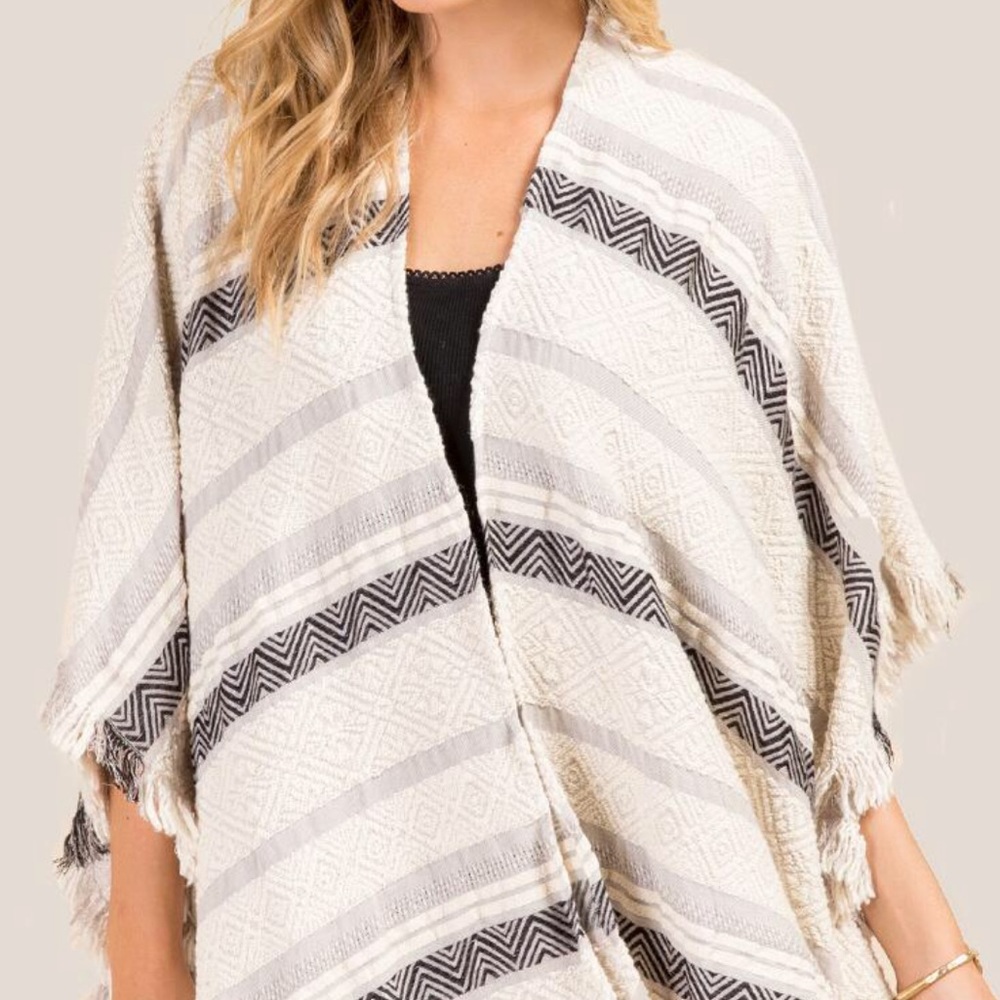 Francesca’s Grey and Ivory Wrap Poncho